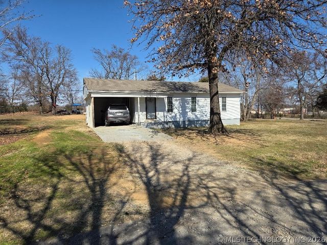 1104 Hilldale Drive, Eufaula, OK 74432