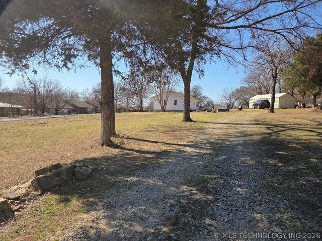 1104 Hilldale Drive, Eufaula, OK 74432