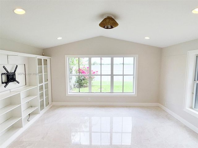 1212 Falls Boulevard, Weston, FL 33327