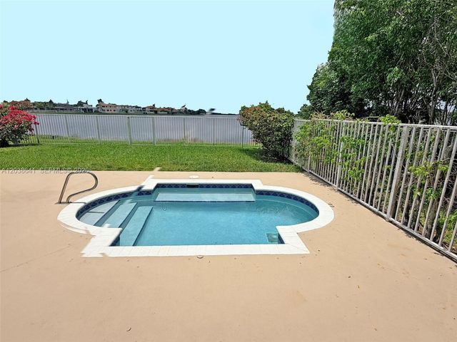 1212 Falls Boulevard, Weston, FL 33327