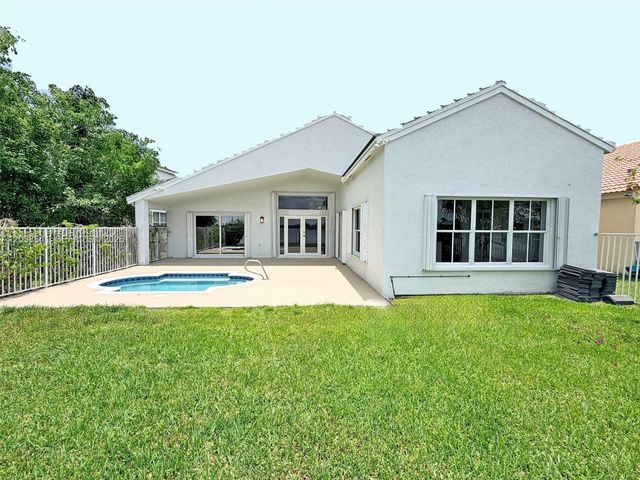 1212 Falls Boulevard, Weston, FL 33327