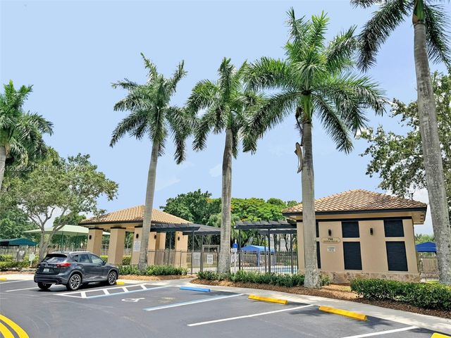 1212 Falls Boulevard, Weston, FL 33327