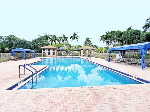 1212 Falls Boulevard, Weston, FL 33327