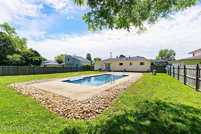 114 Wynnewood Court, Freehold, NJ 07728