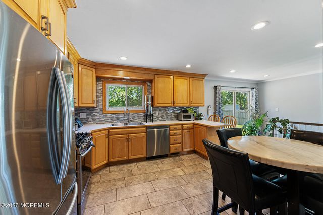 114 Wynnewood Court, Freehold, NJ 07728