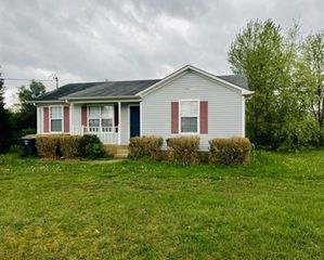 717 Polk Ave, Oak Grove, KY 42262