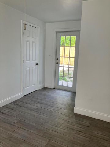 949 30th Street, West Palm Beach, FL 33407