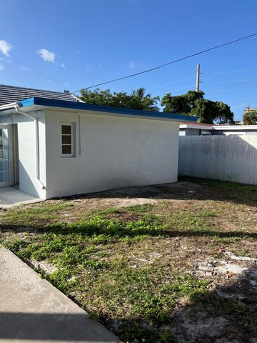 949 30th Street, West Palm Beach, FL 33407