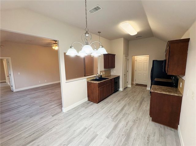 1284 N Cannondale Drive, Fayetteville, AR 72704