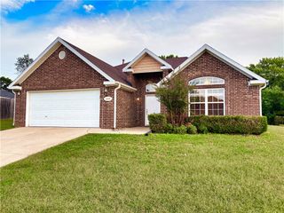 1284 N Cannondale Drive, Fayetteville, AR 72704