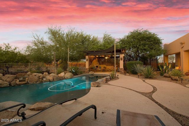 1016 E DESERT HILLS ESTATE Drive, Phoenix, AZ 85086