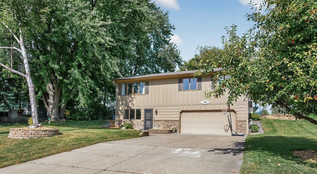 16 Heights Road NE, Saint Michael, MN 55376