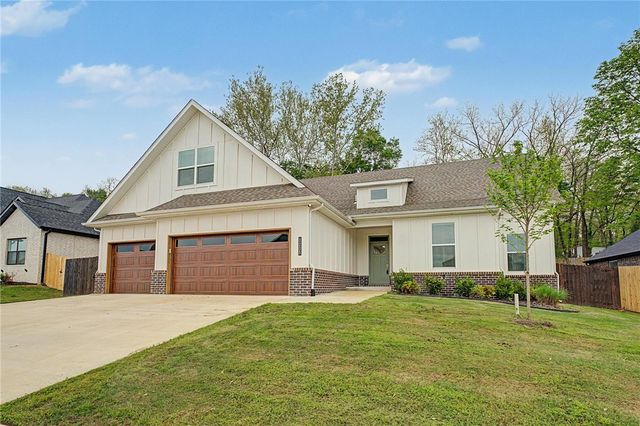 1205 Bunker Drive, Pea Ridge, AR 72751