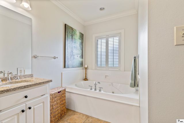 156 EAST SHORE ROAD, Monroe, LA 71203
