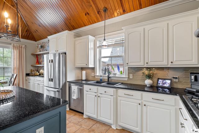 156 EAST SHORE ROAD, Monroe, LA 71203
