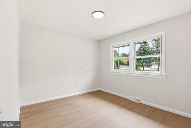 710 E GIBBSBORO RD, Lindenwold, NJ 08021