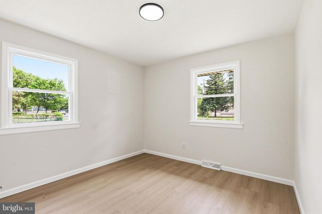710 E GIBBSBORO RD, Lindenwold, NJ 08021