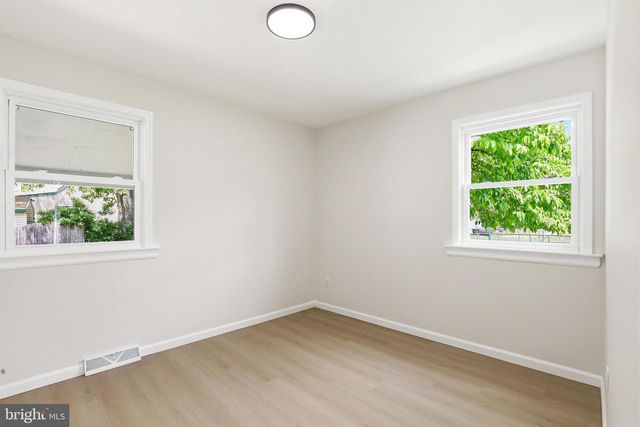 710 E GIBBSBORO RD, Lindenwold, NJ 08021