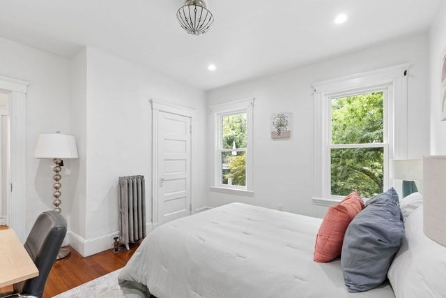 215 Crafts Rd 2, Brookline, MA 02467