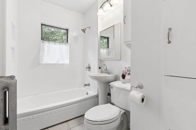 215 Crafts Rd 2, Brookline, MA 02467