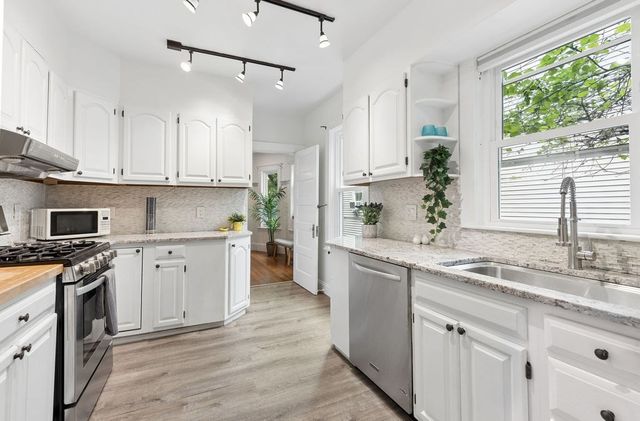 215 Crafts Rd 2, Brookline, MA 02467
