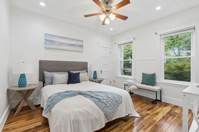 215 Crafts Rd 2, Brookline, MA 02467