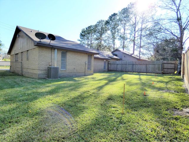 604 Golfview Drive, Richmond, TX 77469