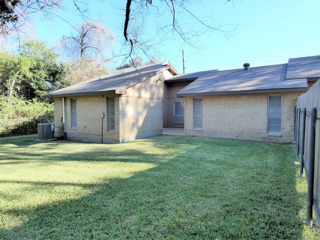 604 Golfview Drive, Richmond, TX 77469