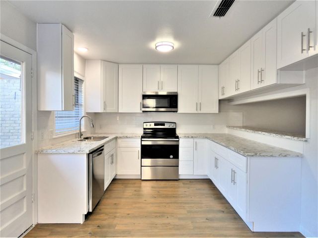 604 Golfview Drive, Richmond, TX 77469