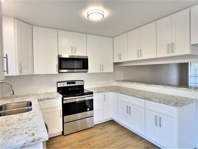 604 Golfview Drive, Richmond, TX 77469