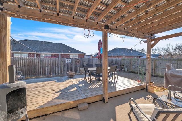 1621 Whirlaway Lane, Prairie Grove, AR 72753