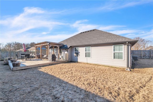 1621 Whirlaway Lane, Prairie Grove, AR 72753