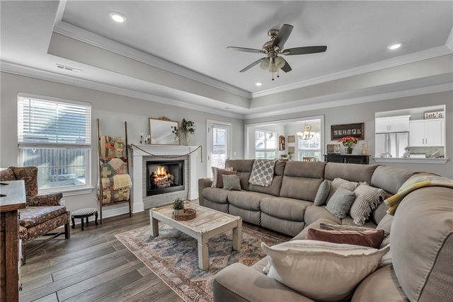 1621 Whirlaway Lane, Prairie Grove, AR 72753