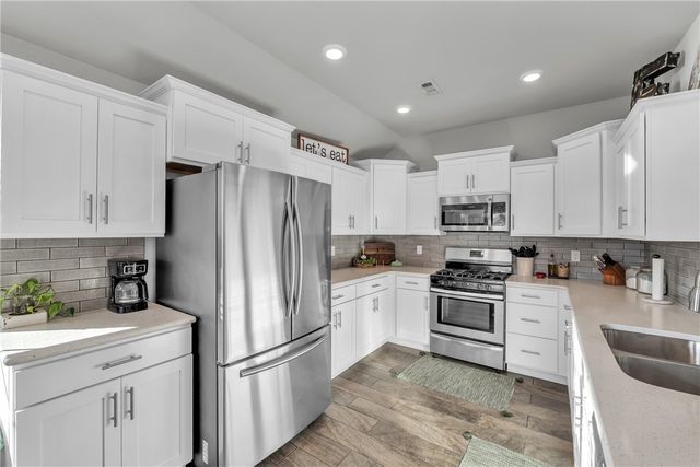 1621 Whirlaway Lane, Prairie Grove, AR 72753