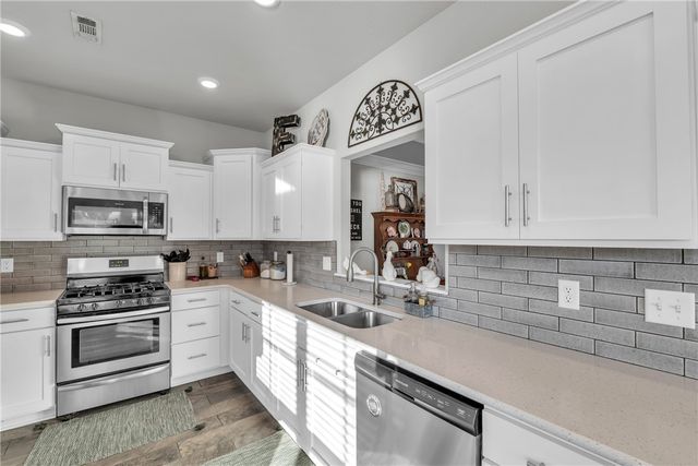 1621 Whirlaway Lane, Prairie Grove, AR 72753