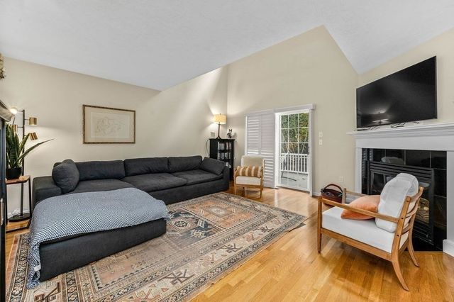 10 Crab Apple Lane 10, Franklin, MA 02038