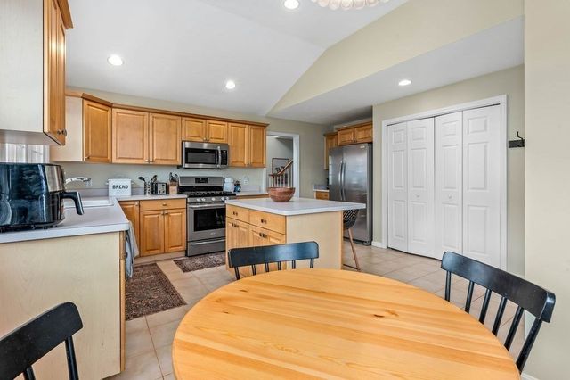 10 Crab Apple Lane 10, Franklin, MA 02038