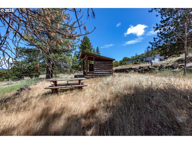 222 PILUK Ln, Goldendale, WA 98620