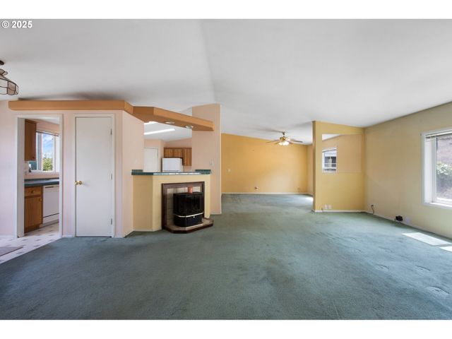 222 PILUK Ln, Goldendale, WA 98620