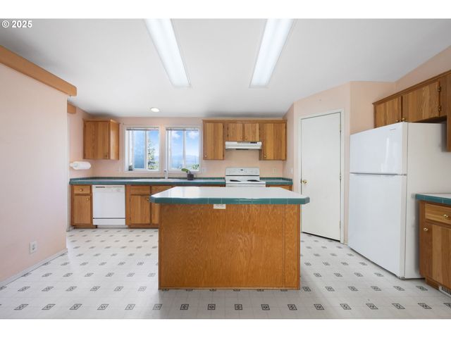 222 PILUK Ln, Goldendale, WA 98620