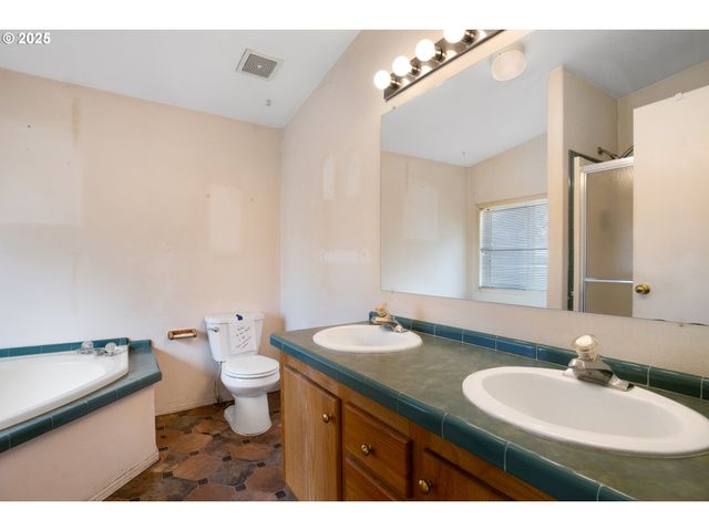222 PILUK Ln, Goldendale, WA 98620
