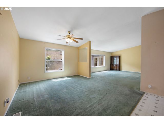 222 PILUK Ln, Goldendale, WA 98620