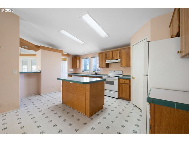222 PILUK Ln, Goldendale, WA 98620