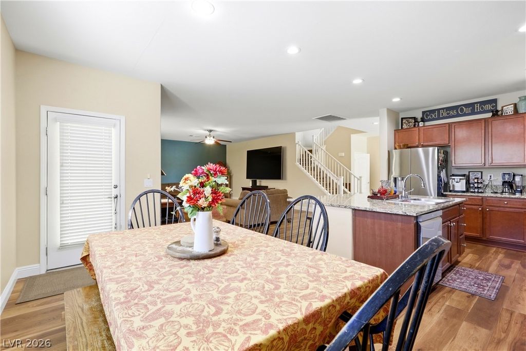 10315 Parkview Mountain Avenue, Las Vegas, NV 89166 — photo 3
