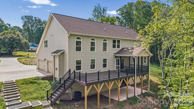 160 Tullyries Lane, Lewisville, NC 27023
