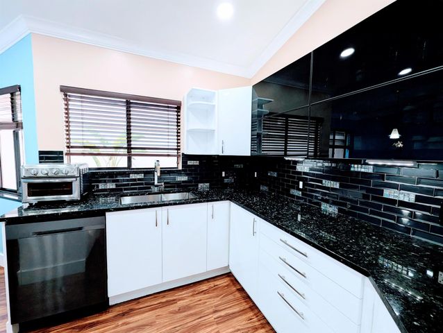 3450 NW 21st Street, Coconut Creek, FL 33066