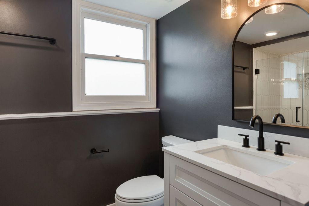 Image 18 of property listing at 29W332 Mark Drive, Naperville, IL 60564