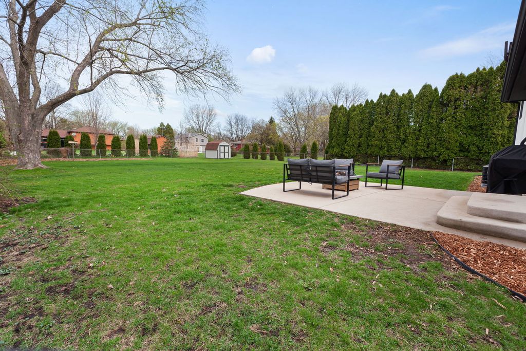 Image 20 of property listing at 29W332 Mark Drive, Naperville, IL 60564