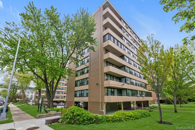 166-26 Powells Cove Boulevard 5D, Beechhurst, NY 11357