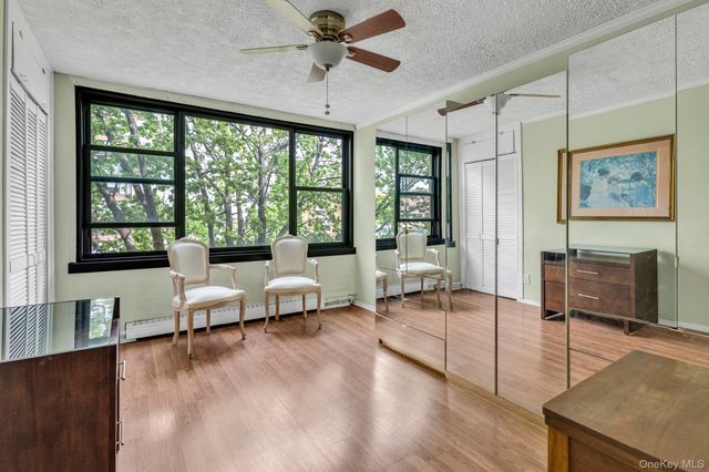 166-26 Powells Cove Boulevard 5D, Beechhurst, NY 11357